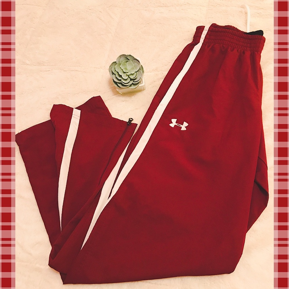 NWOT Under Armour Small Cranberry Athletic Pants